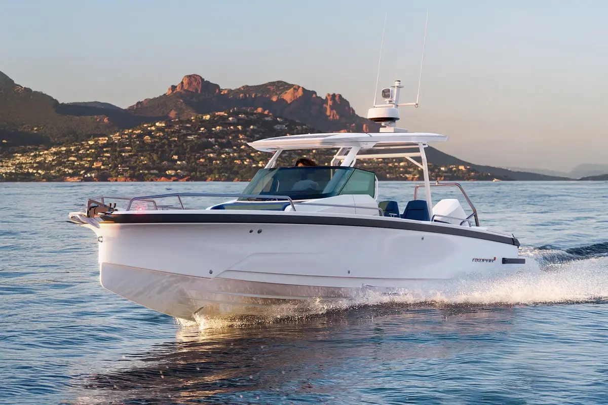 Axopar 28, exterior — Menorca Yacht Rental, Menorca. Axopar 28 — 30m