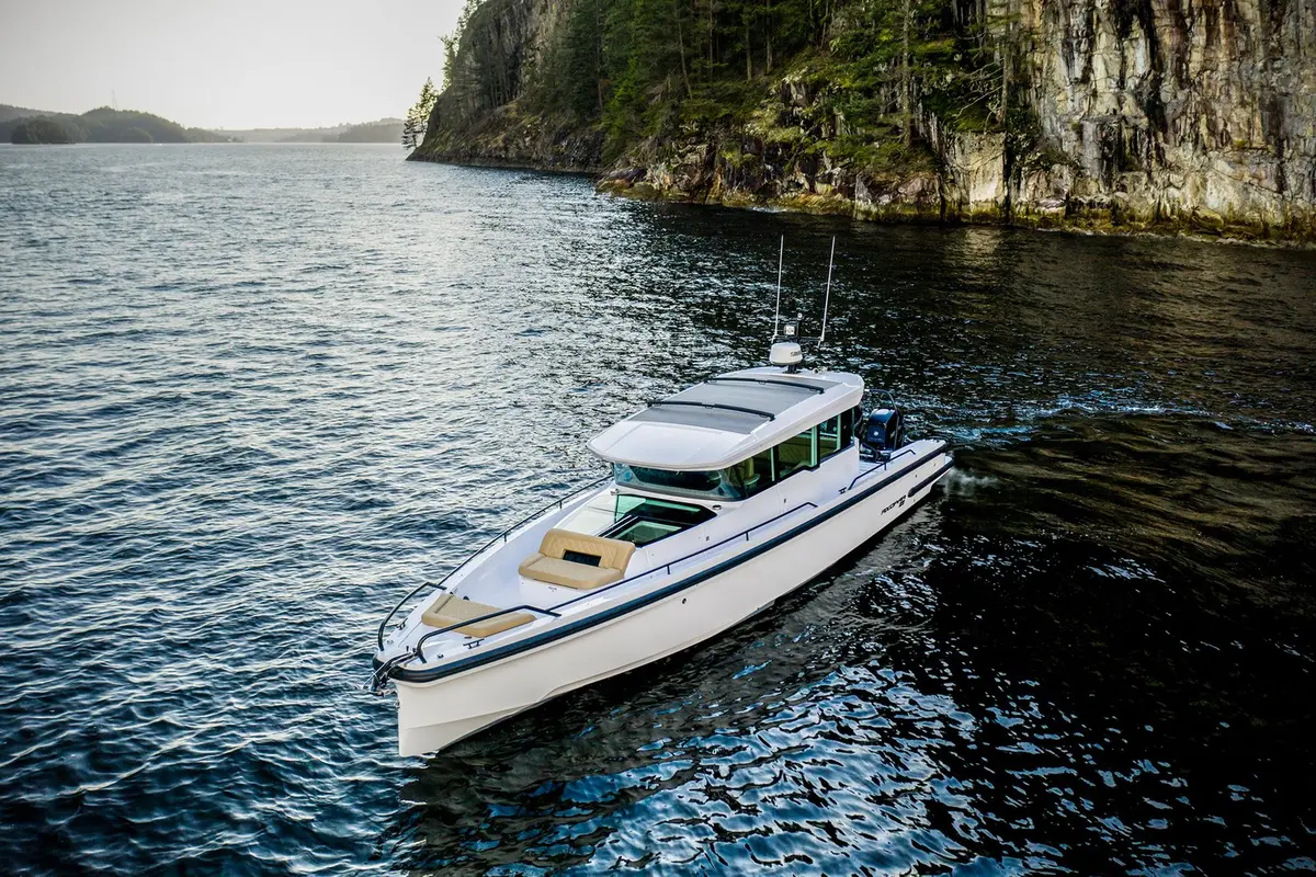 Axopar 37, salon — Menorca Yacht Rental, Menorca. Axopar 37 — 11.5m
