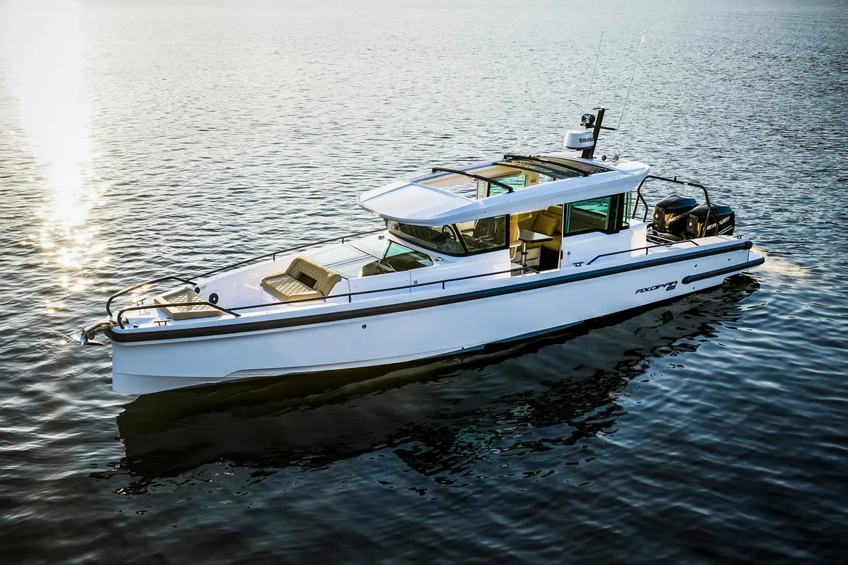 Axopar 37, master cabin — Menorca Yacht Rental, Menorca. Axopar 37 — 11.5m