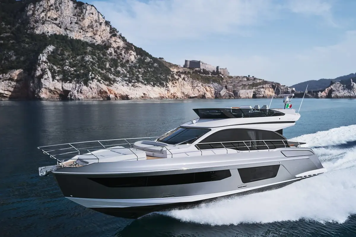 Azimut 53, exterior — Menorca Yacht Rental, Menorca. Azimut 53 — 17m