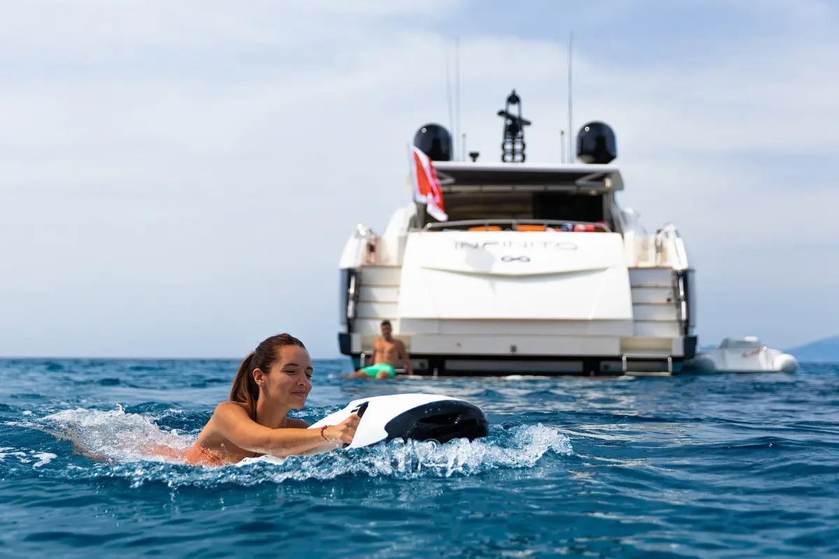 Azimut 53, main deck — Menorca Yacht Rental, Menorca. Azimut 53 — 17m