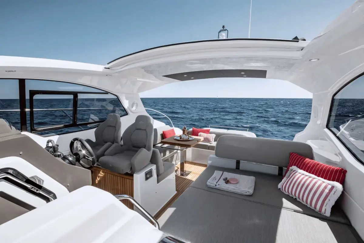 Azimut 45, aft deck — Menorca Yacht Rental, Menorca. Azimut 45 — 13.7m