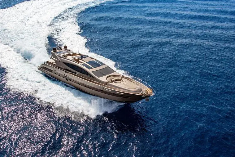 Cerri 102’ Flying Sport, main deck — Menorca Yacht Rental, Menorca. Cerri 102’ Flying Sport — 31m