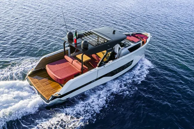 Cranchi A46 — Menorca Yacht Rental, Menorca
