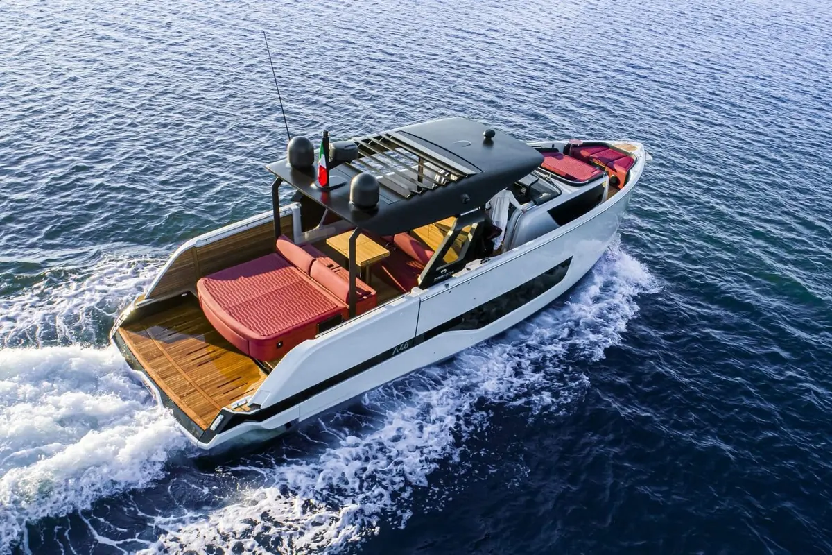 Cranchi A46, exterior — Menorca Yacht Rental, Menorca. Cranchi A46 — 14m