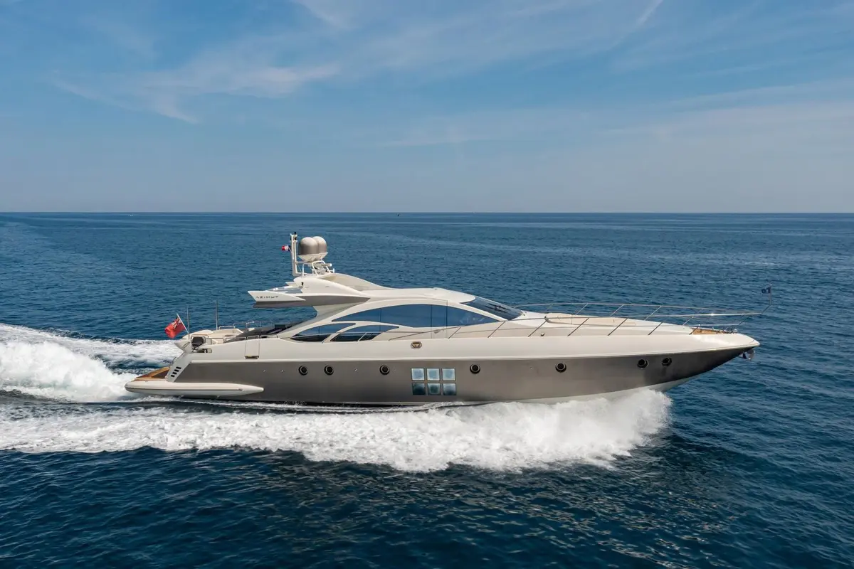 Cranchi A46, master cabin — Menorca Yacht Rental, Menorca. Cranchi A46 — 14m