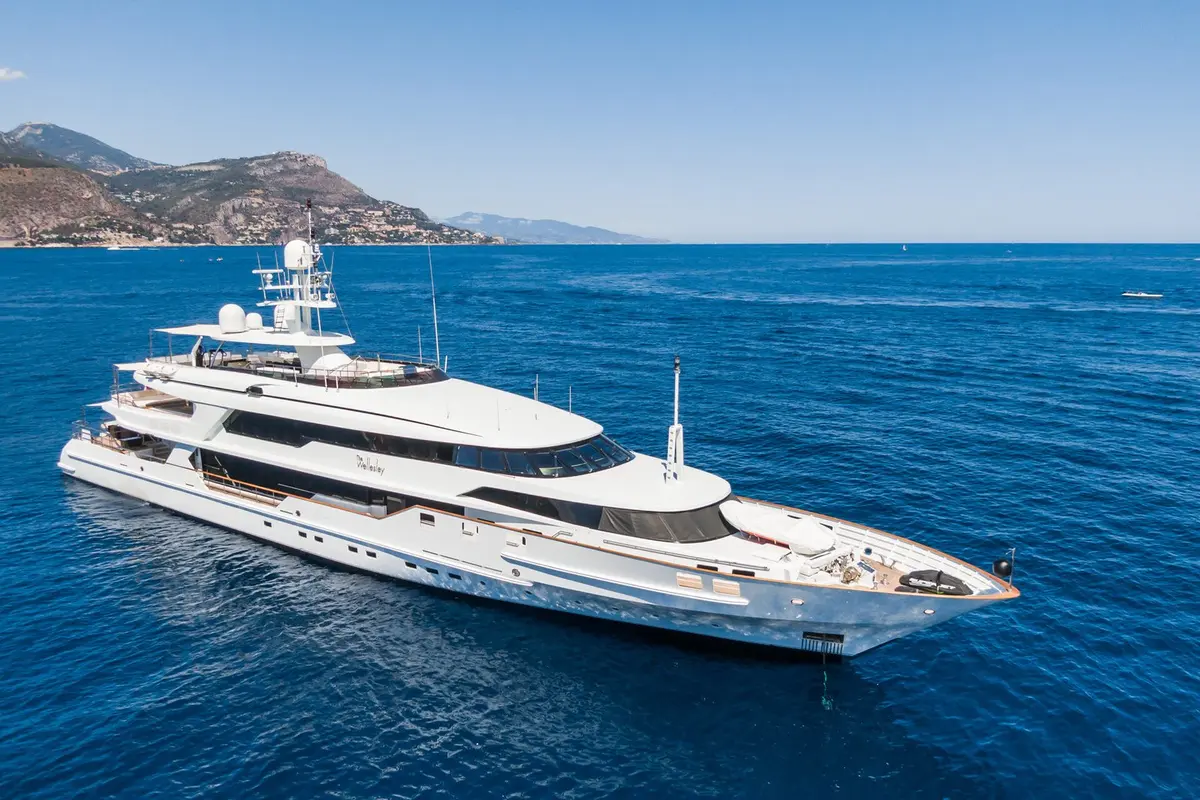 Cranchi A46, flybridge — Menorca Yacht Rental, Menorca. Cranchi A46 — 14m