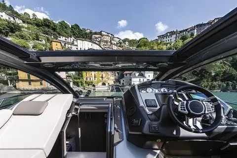 Cranchi M44 HT, salon — Menorca Yacht Rental, Menorca. Cranchi M44 HT — 14m