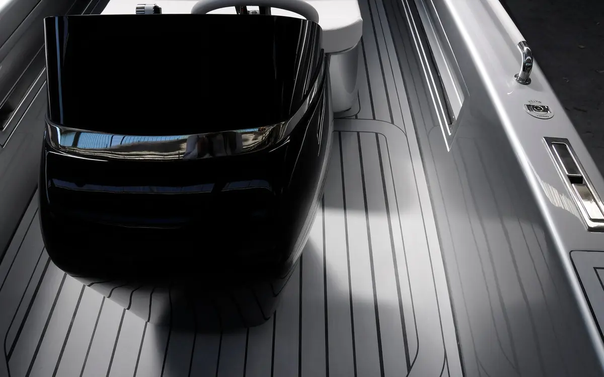 Dariel 7.5m, aft deck — Menorca Yacht Rental, Menorca. Dariel 7.5m — 7.5m
