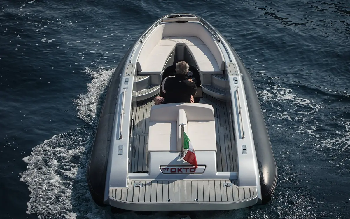 Dariel 7.5m, master cabin — Menorca Yacht Rental, Menorca. Dariel 7.5m — 7.5m