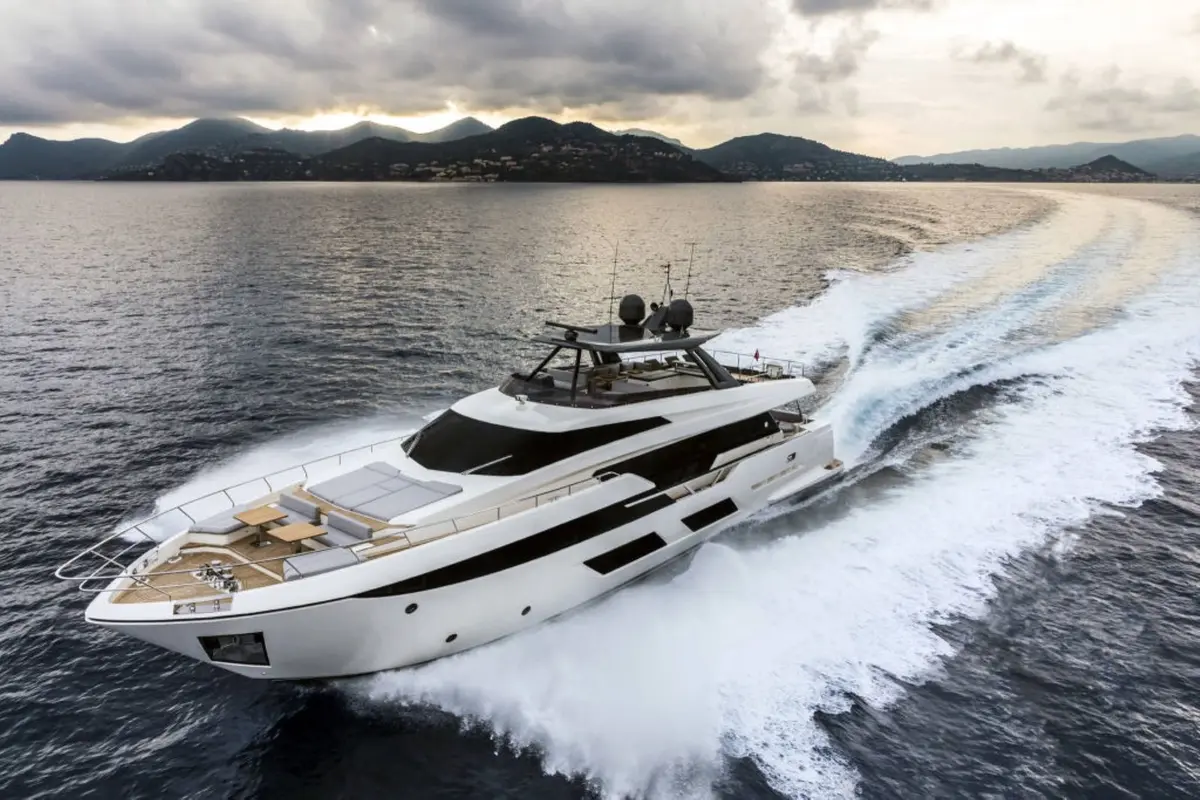 Ferretti 920, main deck — Menorca Yacht Rental, Menorca. Ferretti 920 — 28m