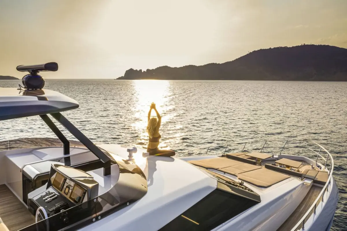 Ferretti 920, salon — Menorca Yacht Rental, Menorca. Ferretti 920 — 28m