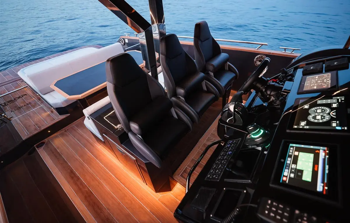 Forza 37, master cabin — Menorca Yacht Rental, Menorca. Forza 37 — 20m