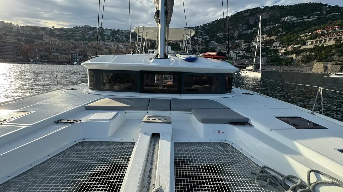 Lagoon 5.1, main deck — Menorca Yacht Rental, Menorca. Lagoon 5.1 — 14m