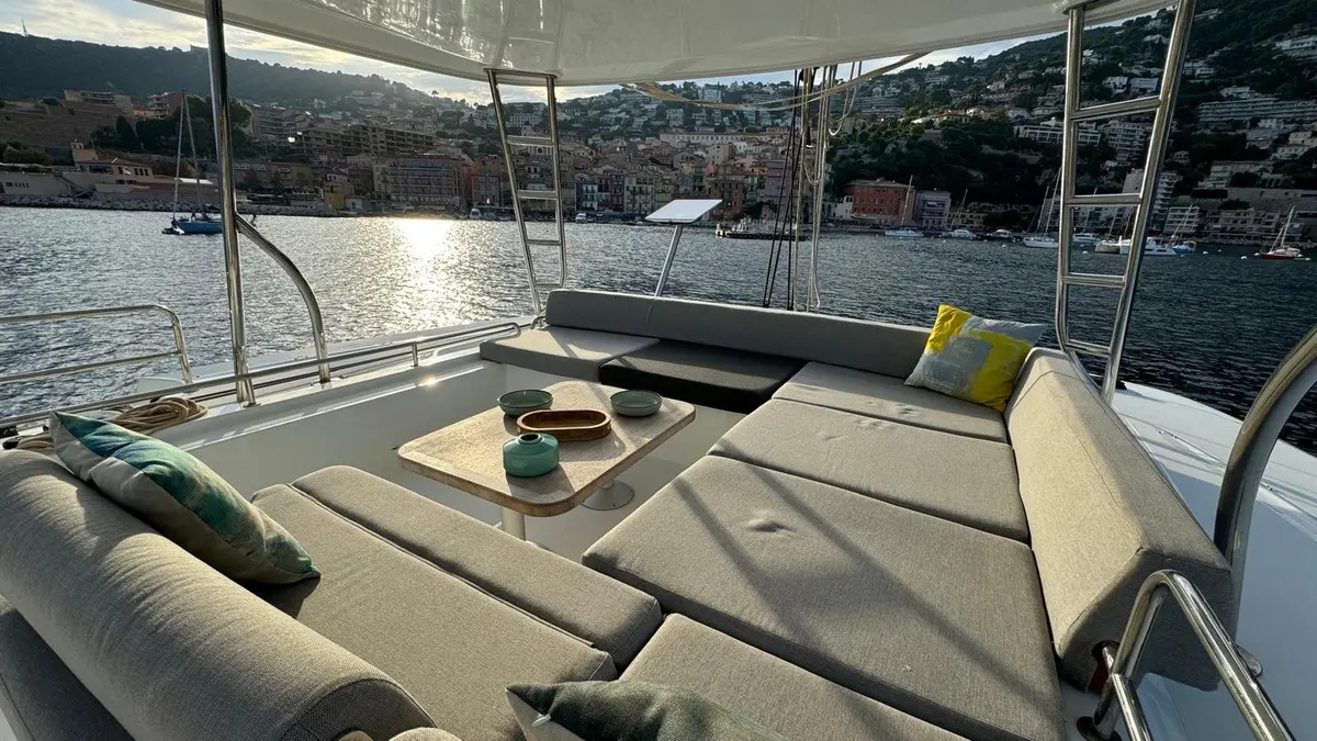 Lagoon 5.1, aft deck — Menorca Yacht Rental, Menorca. Lagoon 5.1 — 14m