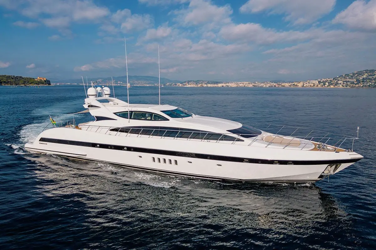 Mangusta 105, exterior — Menorca Yacht Rental, Menorca. Mangusta 105 — 31m