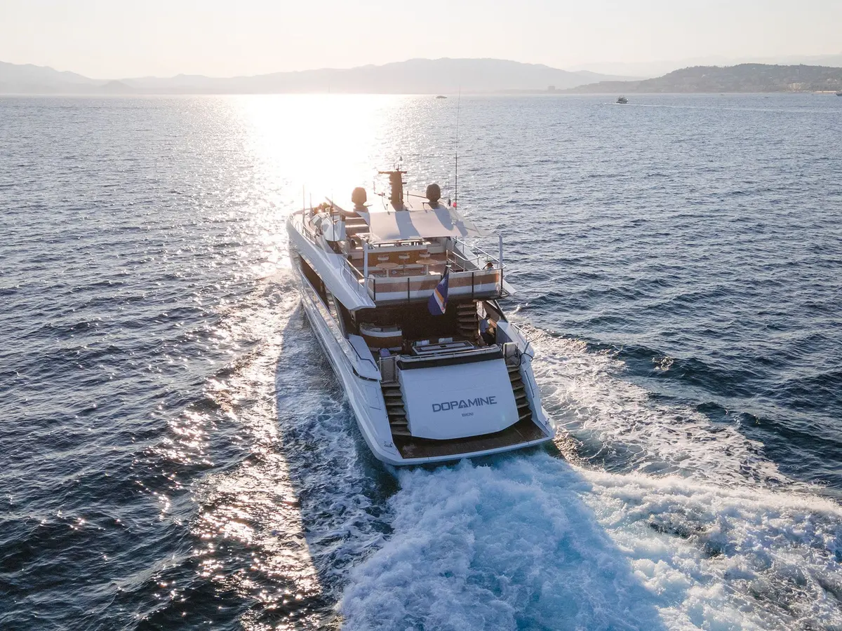 Mangusta 33, master cabin — Menorca Yacht Rental, Menorca. Mangusta 33 — 33m