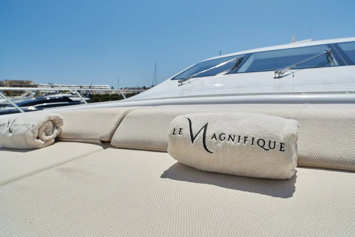 Mangusta 108, main deck — Menorca Yacht Rental, Menorca. Mangusta 108 — 33m