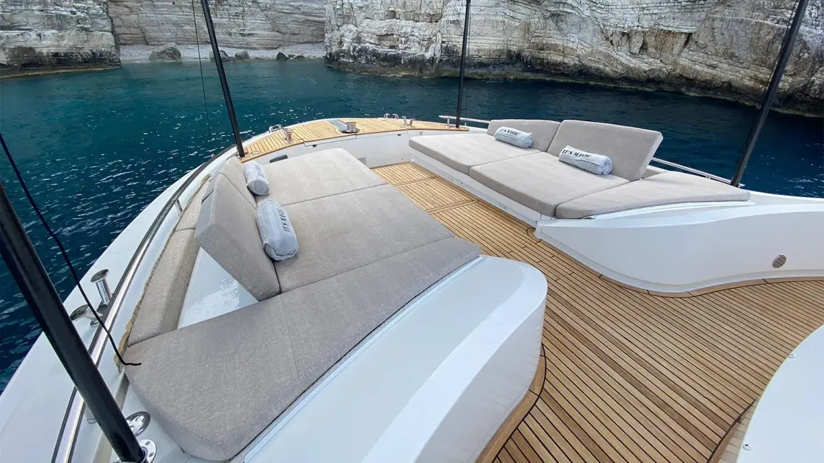 MCY66, master cabin — Menorca Yacht Rental, Menorca. MCY66 — 20m