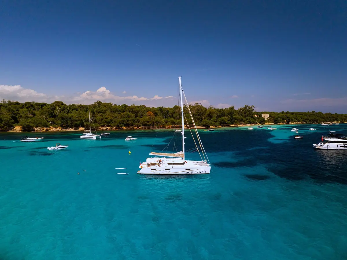 Moby-Dick, main deck — Menorca Yacht Rental, Menorca. Moby-Dick — 20m