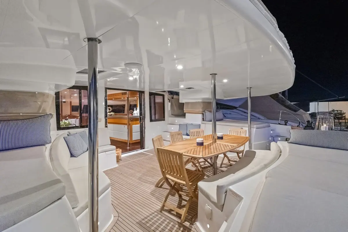 Moby-Dick, flybridge — Menorca Yacht Rental, Menorca. Moby-Dick — 20m