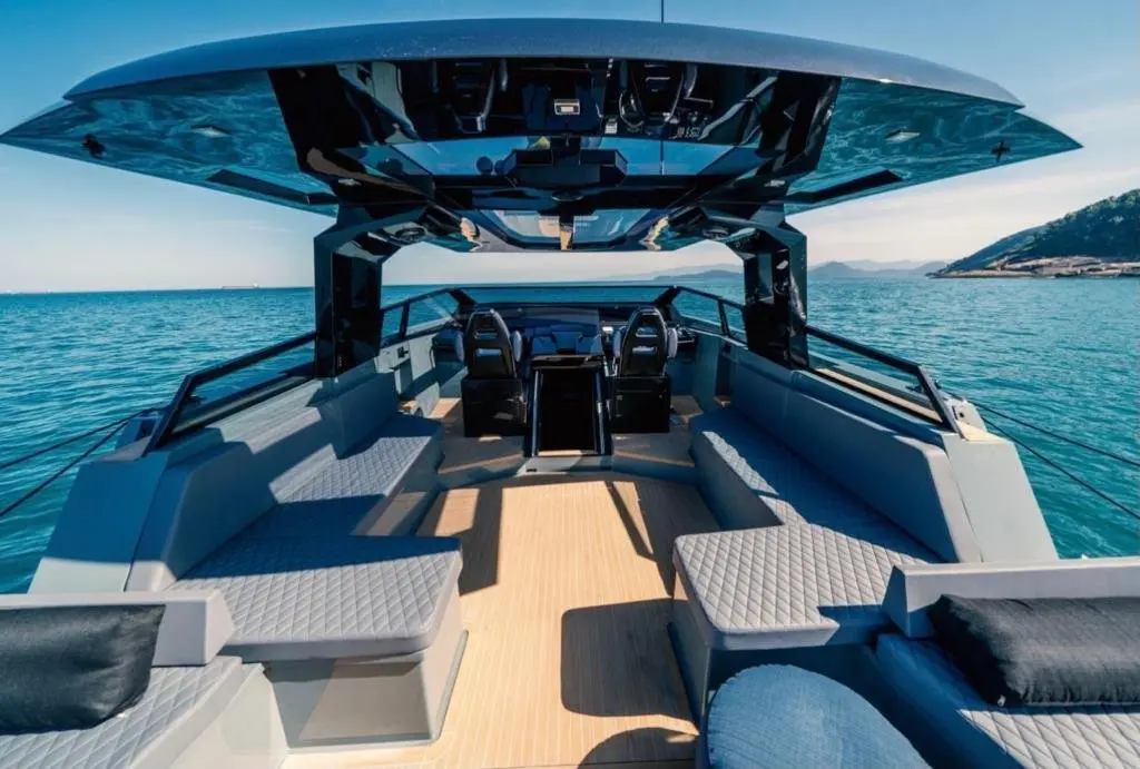 Okean 55, salon — Menorca Yacht Rental, Menorca. Okean 55 — 16m