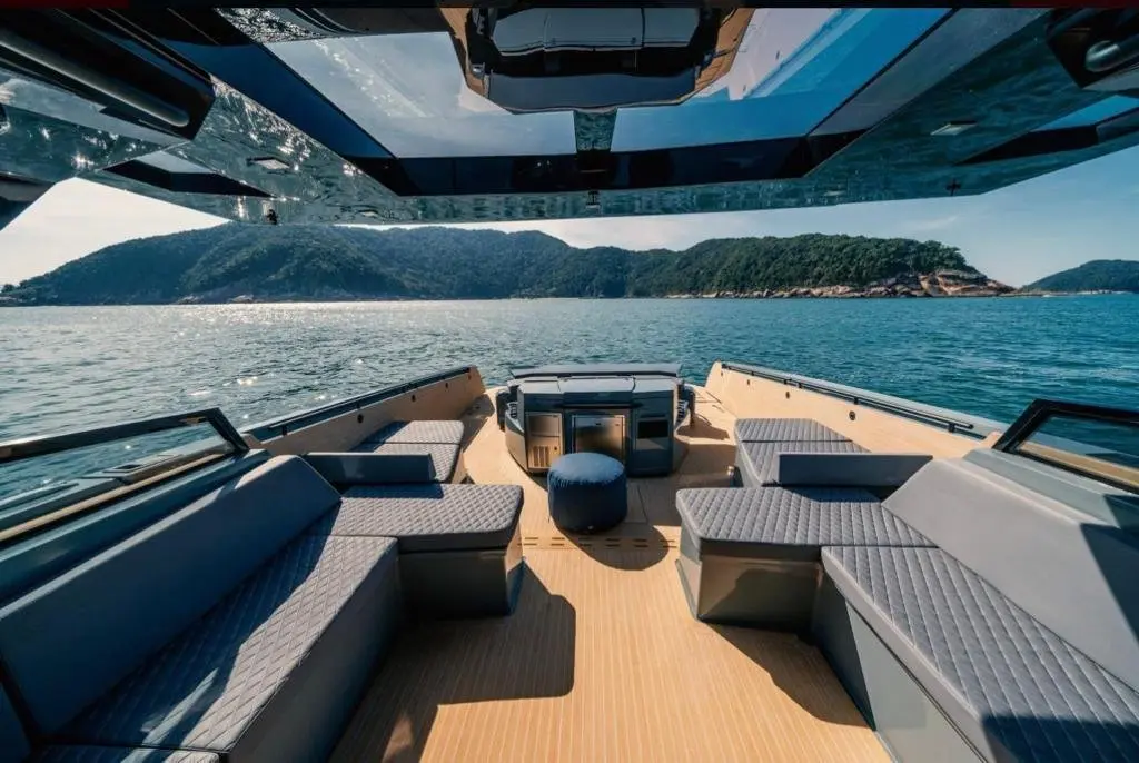 Okean 55, flybridge — Menorca Yacht Rental, Menorca. Okean 55 — 16m