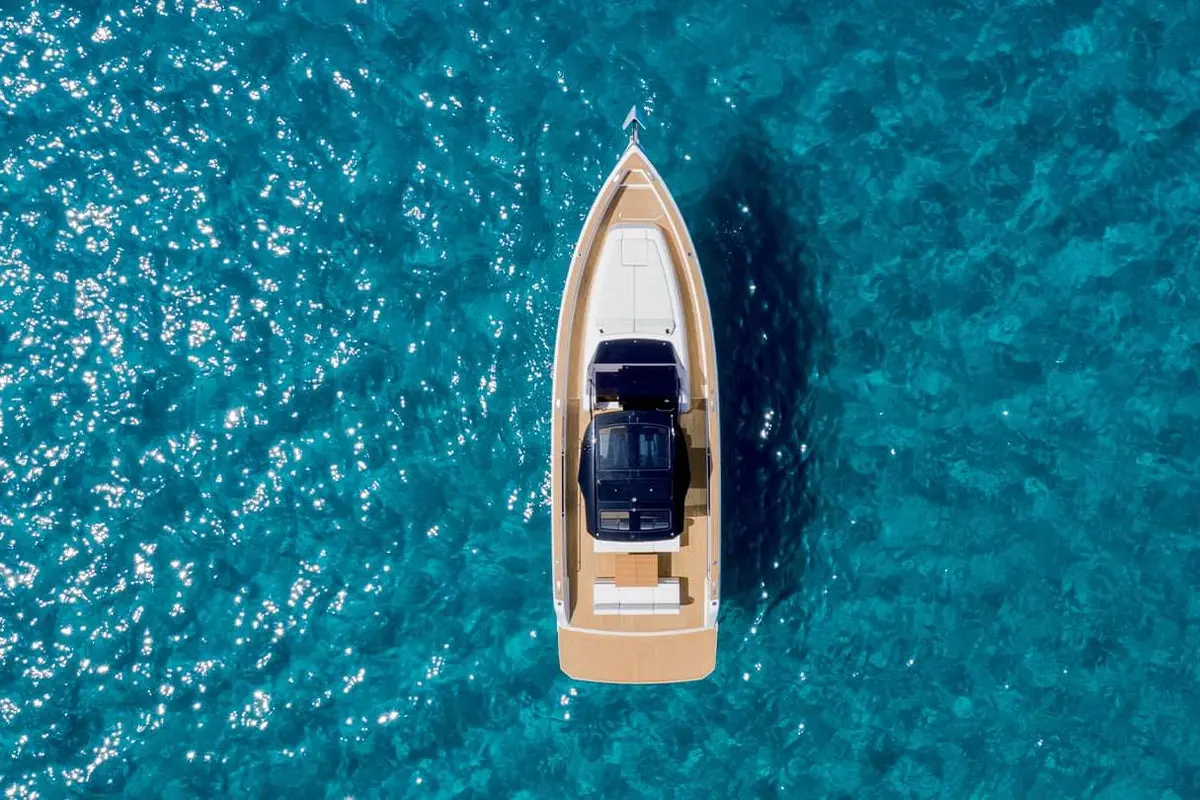 Pardo 43, aft deck — Menorca Yacht Rental, Menorca. Fast, open-deck runs to Menorca's quieter calas