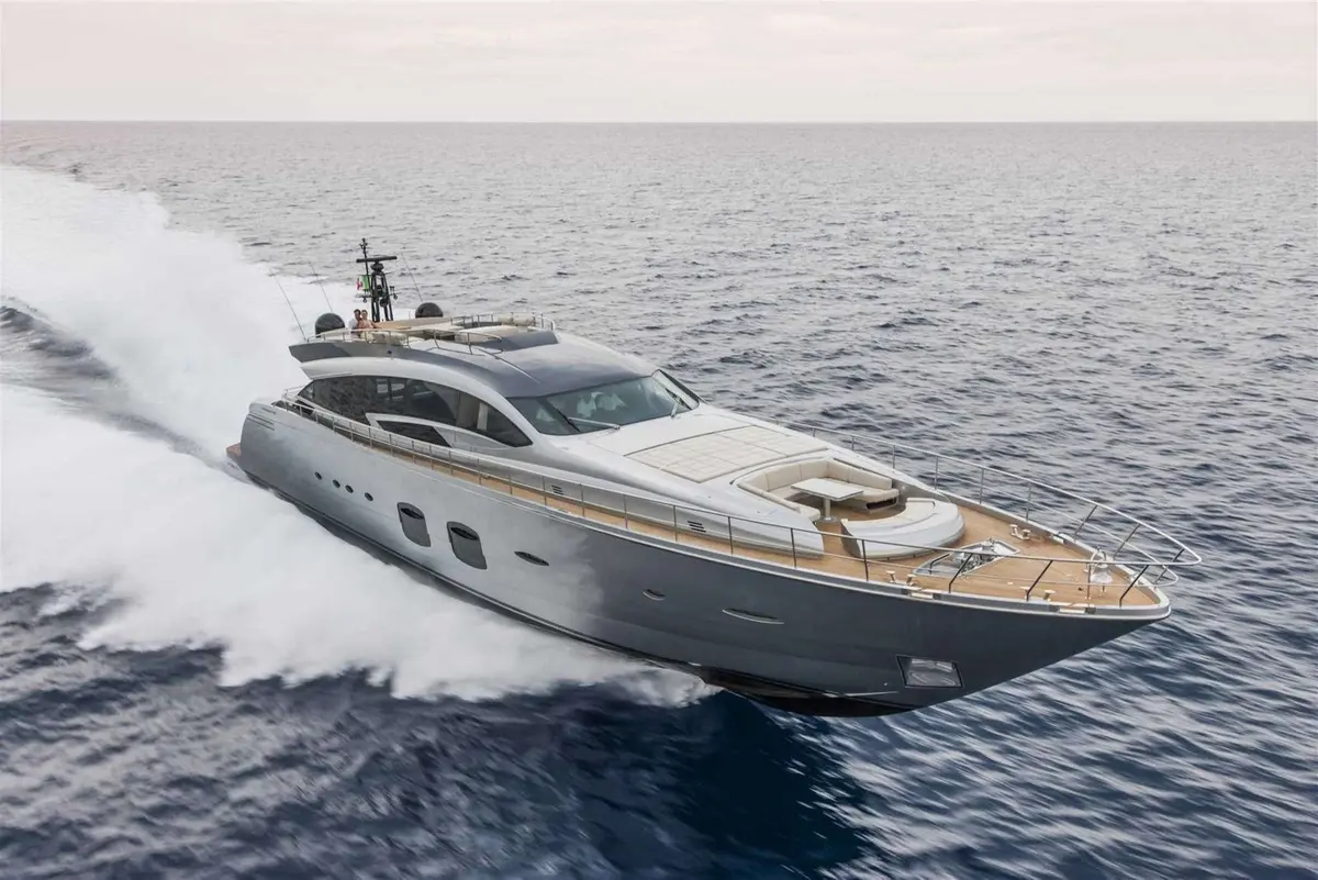 Pardo 38, flybridge — Menorca Yacht Rental, Menorca. Pardo 38 — 11.56m