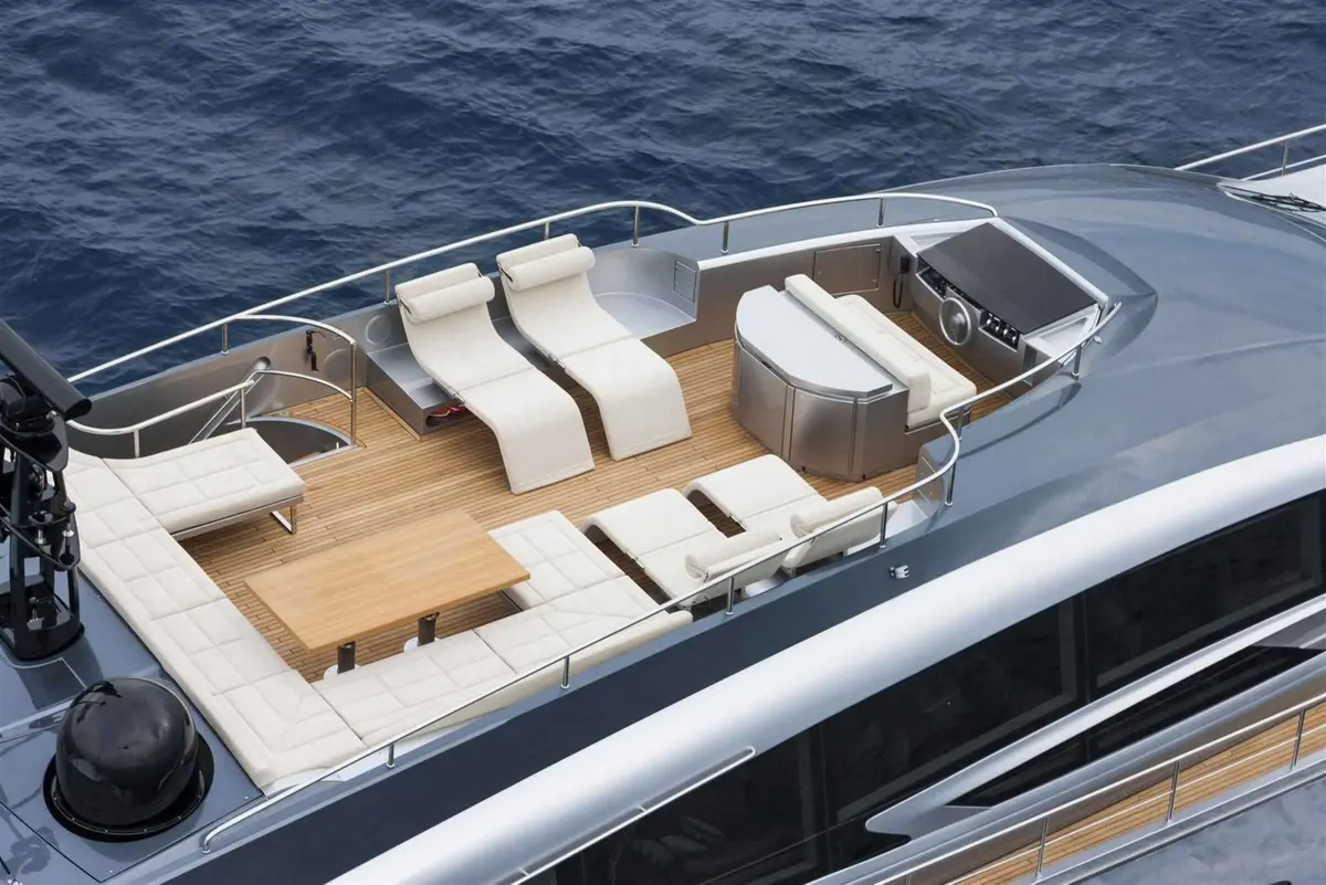 Pershing 108, master cabin — Menorca Yacht Rental, Menorca. Pershing 108 — 33m