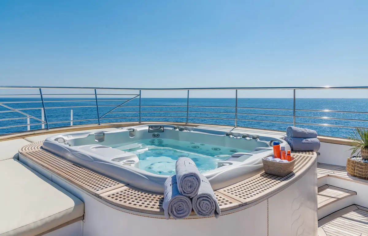 Philip Zepter 50m, master cabin — Menorca Yacht Rental, Menorca. Philip Zepter 50m — 50m