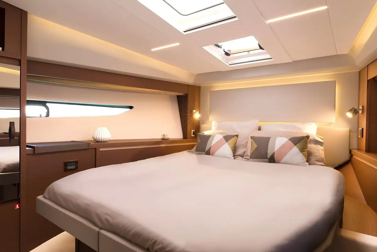 Prestige 520 Fly, aft deck — Menorca Yacht Rental, Menorca. Prestige 520 Fly — 15m