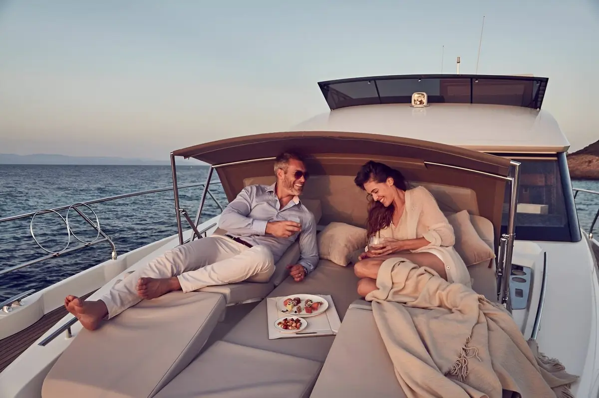 Prestige 520 Fly, flybridge — Menorca Yacht Rental, Menorca. Prestige 520 Fly — 15m