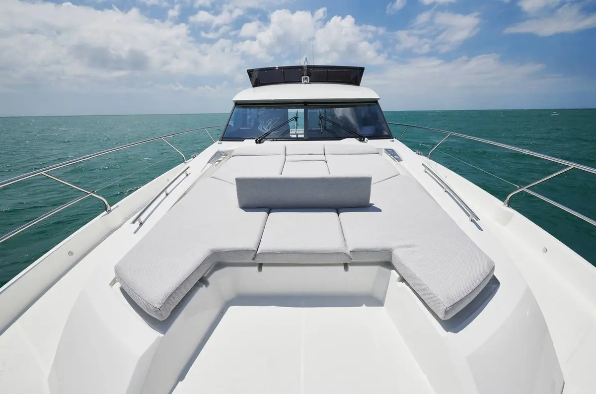 Prestige 590 Fly, aft deck — Menorca Yacht Rental, Menorca. Prestige 590 Fly — 19m