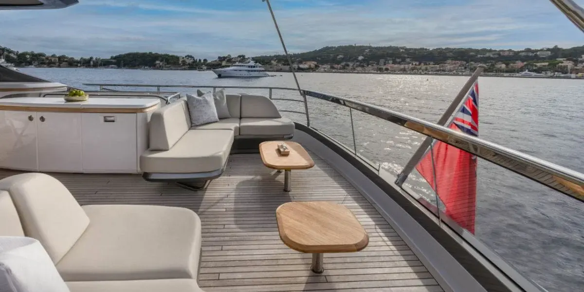 Princess Y80, master cabin — Menorca Yacht Rental, Menorca. Princess Y80 — 25m
