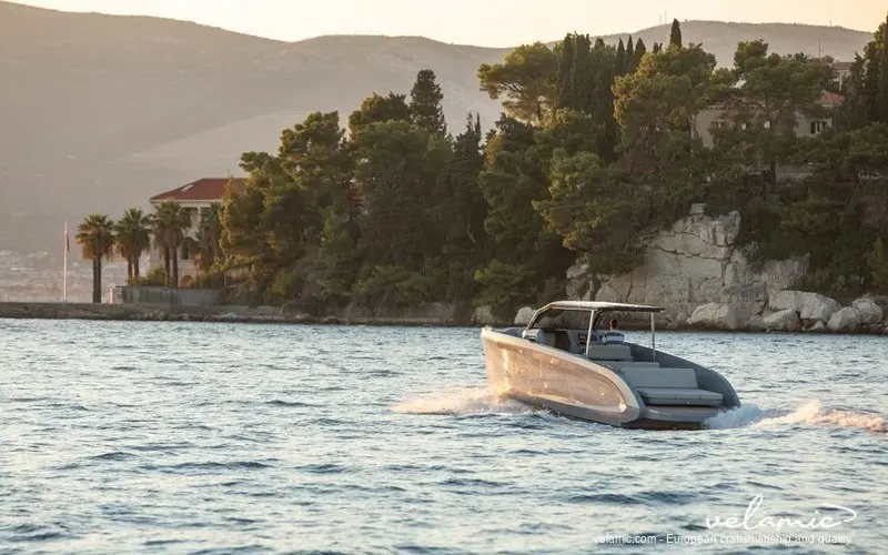 Rand Escape 30, main deck — Menorca Yacht Rental, Menorca. Rand Escape 30 — 9m