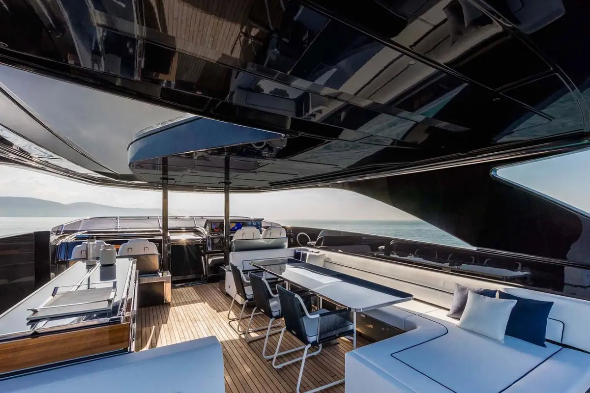 Riva 110, flybridge — Menorca Yacht Rental, Menorca. Riva 110 — 33m