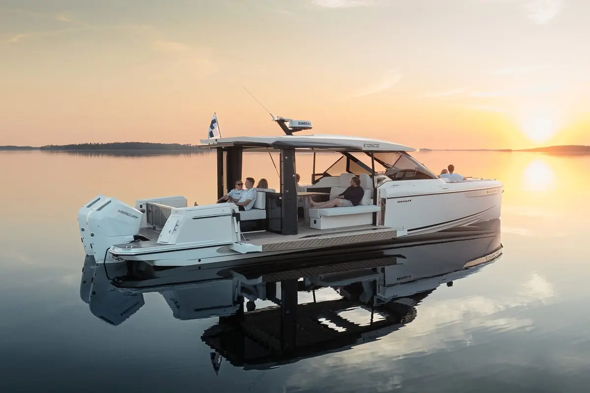 Saxdor 400 GTO, exterior — Menorca Yacht Rental, Menorca. Saxdor 400 GTO — 12.4m