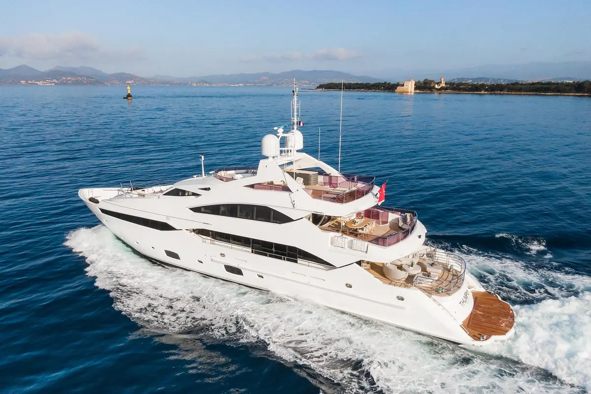 Thumper, salon — Menorca Yacht Rental, Menorca. Thumper — 40m