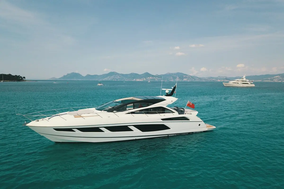 Sunseeker 68, exterior — Menorca Yacht Rental, Menorca. Sunseeker 68 — 22m