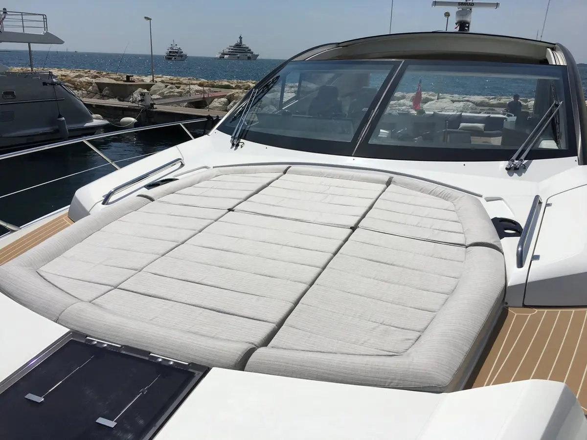 Sunseeker 68, flybridge — Menorca Yacht Rental, Menorca. Sunseeker 68 — 22m