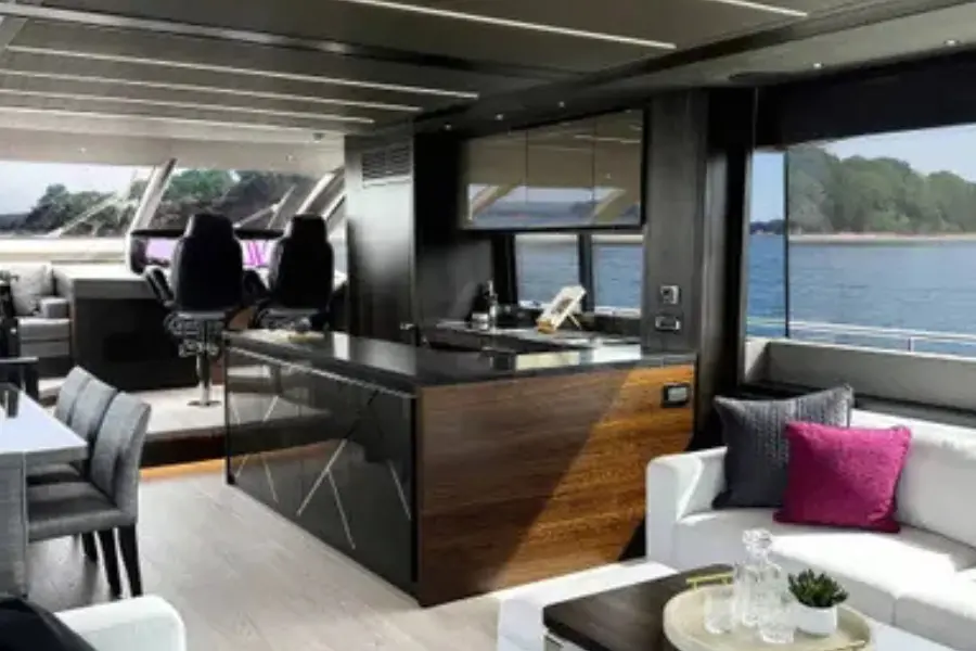 Sunseeker 76, aft deck — Menorca Yacht Rental, Menorca. Sunseeker 76 — 23m