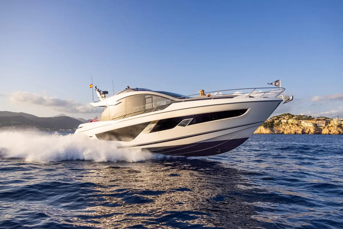 Sunseeker 65 Sport, main deck — Menorca Yacht Rental, Menorca. Sunseeker 65 Sport — 20m