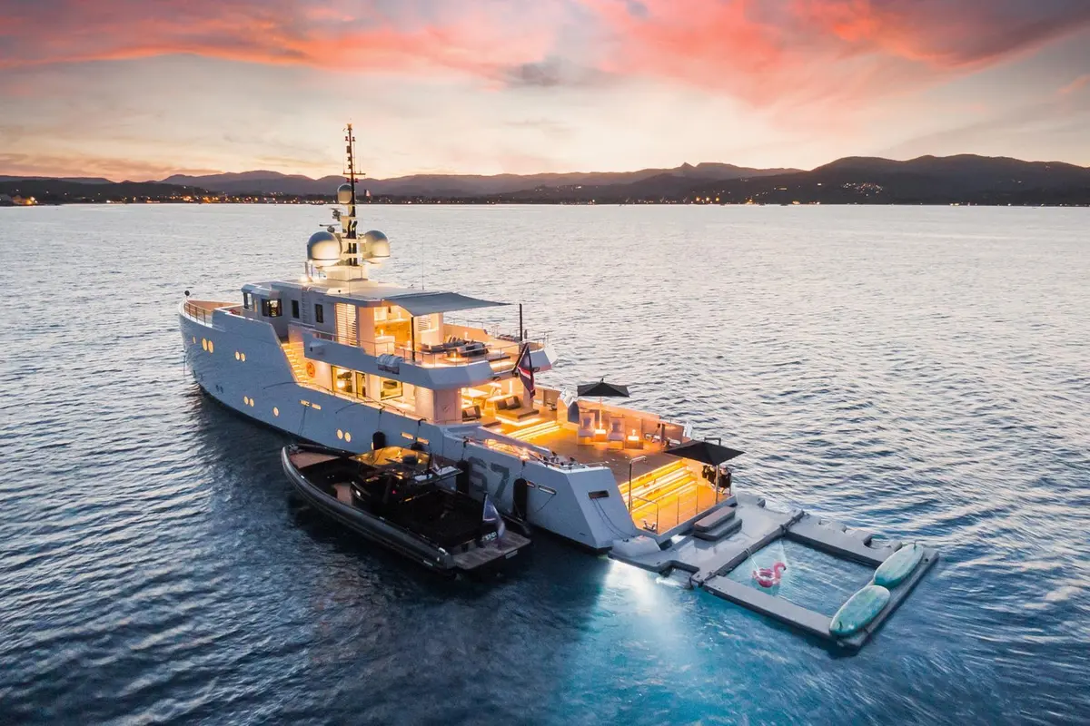 Tansu 40m, exterior — Menorca Yacht Rental, Menorca. Tansu 40m — 40m