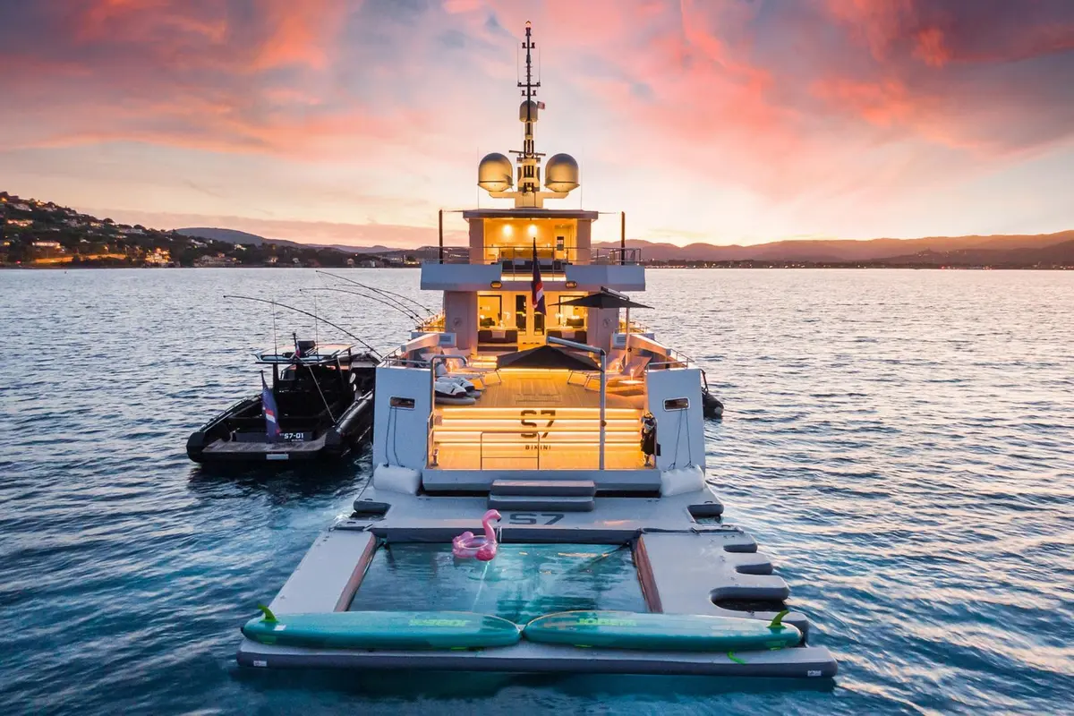 Tansu 40m, aft deck — Menorca Yacht Rental, Menorca. Tansu 40m — 40m