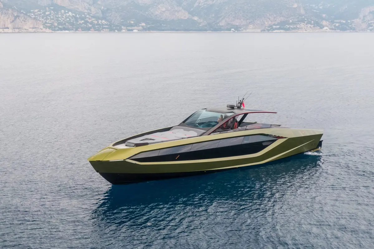 Lamborghini 63, main deck — Menorca Yacht Rental, Menorca. Lamborghini 63 — 20m