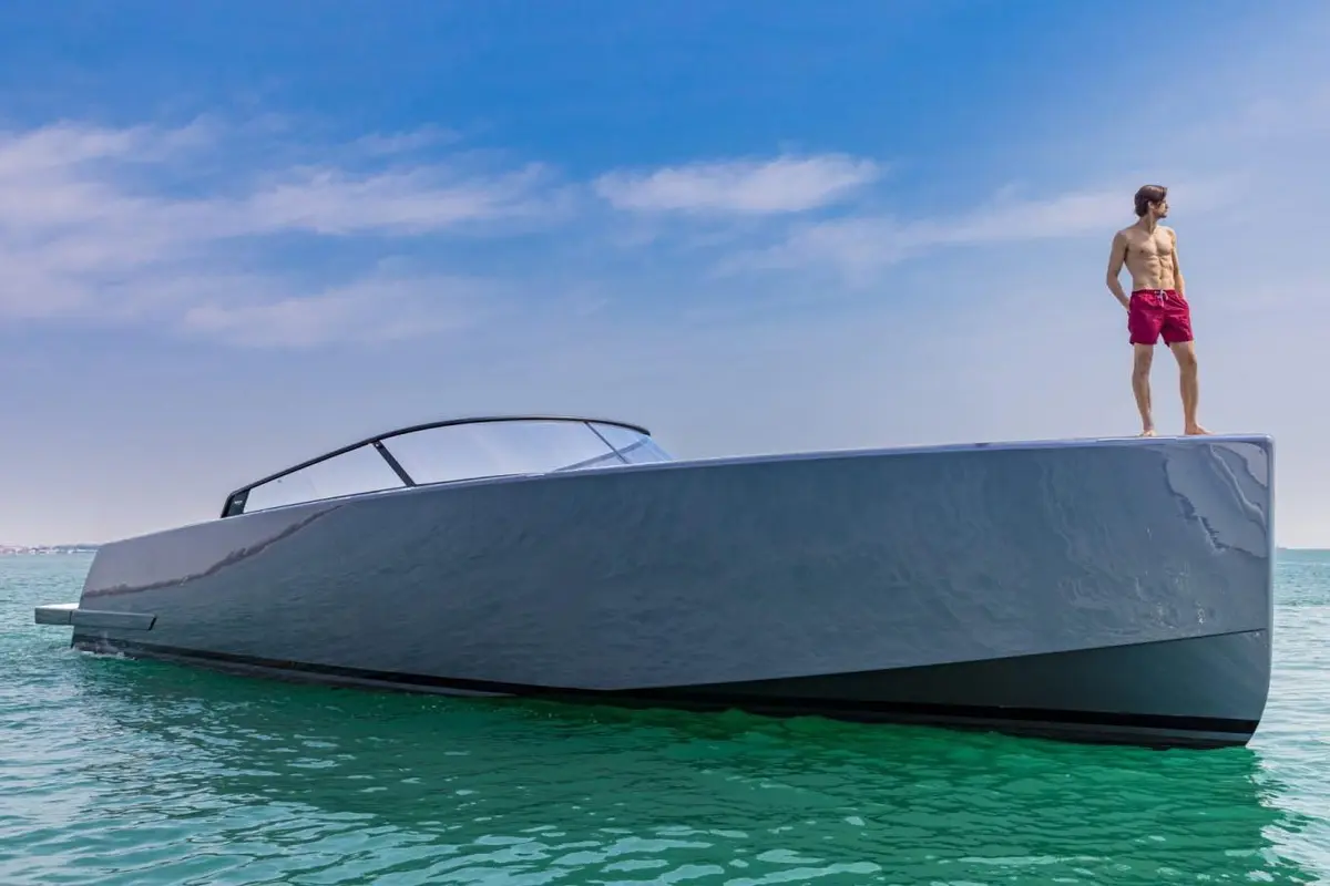 Vandutch 55, master cabin — Menorca Yacht Rental, Menorca. Vandutch 55 — 16m