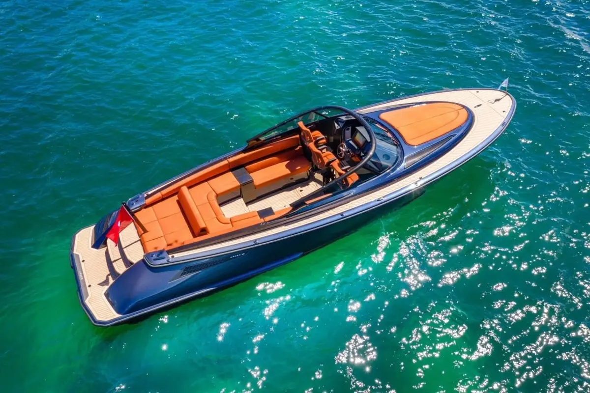 Wajer 38, main deck — Menorca Yacht Rental, Menorca. Wajer 38 — 11.3m