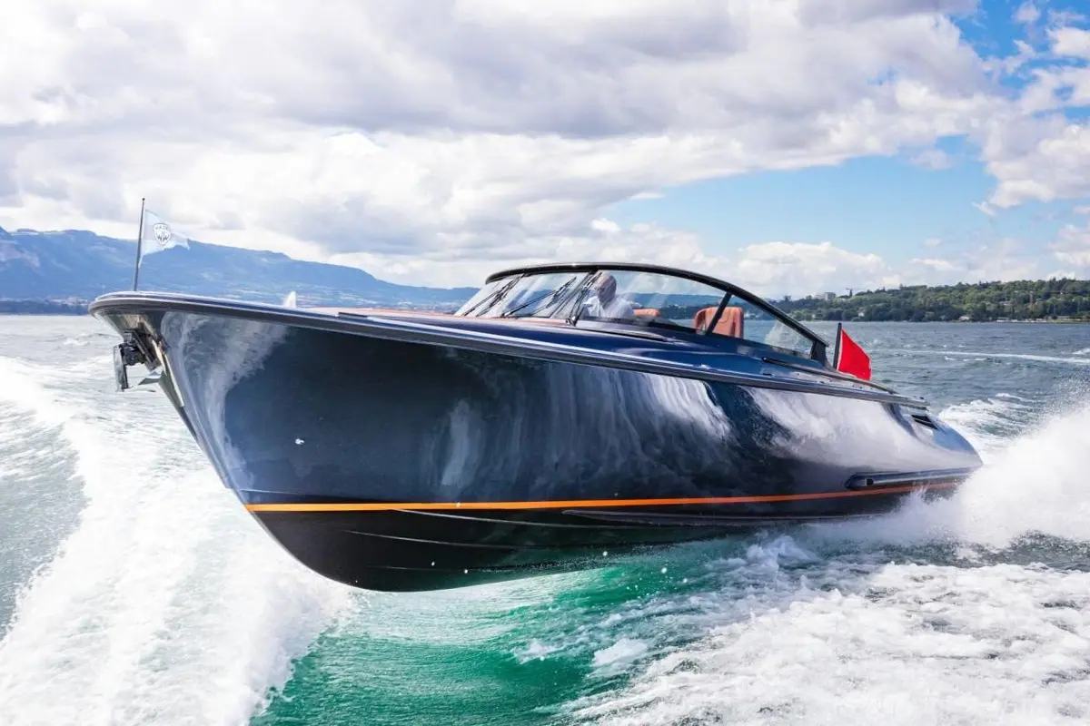 Wajer 38, salon — Menorca Yacht Rental, Menorca. Wajer 38 — 11.3m