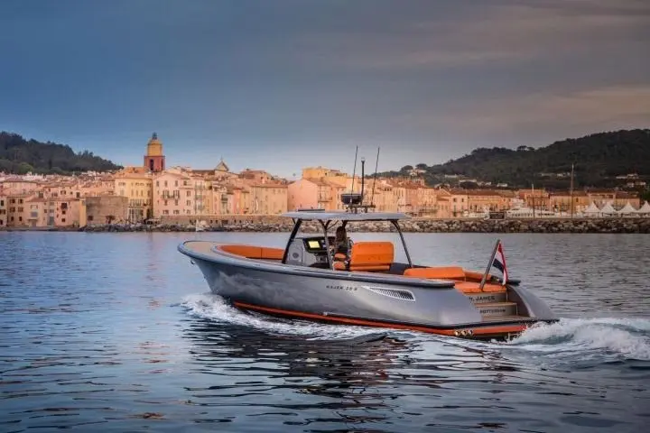 Wajer 38S, main deck — Menorca Yacht Rental, Menorca. Wajer 38S — 11m